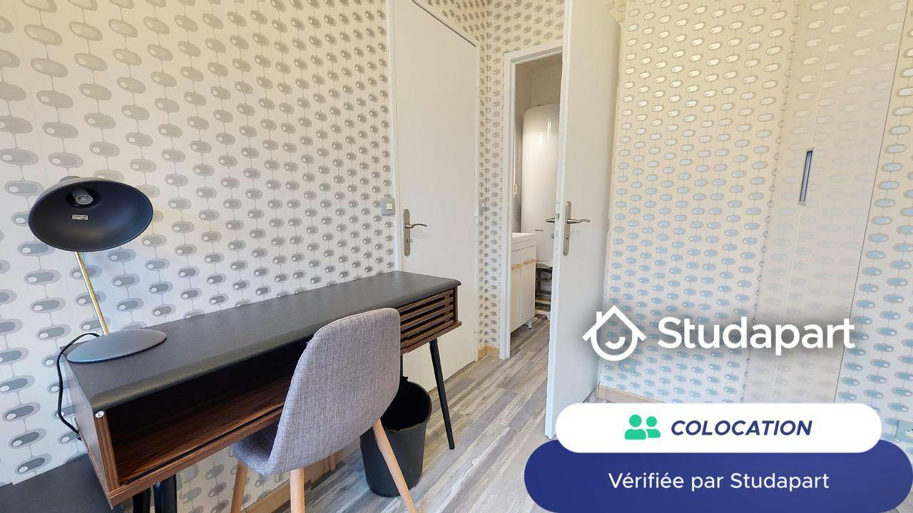Private room for rent on Rue de Saint-Cyr, Lyon - Vue 3