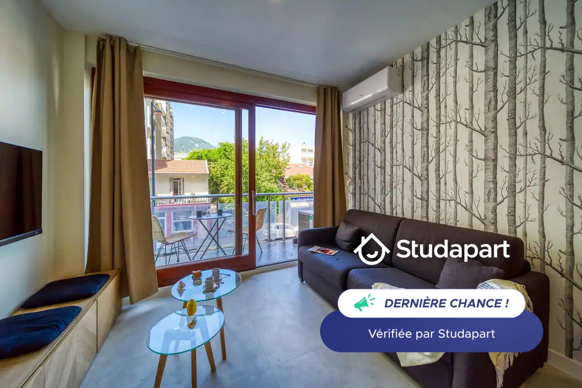 Wohnung zu mieten für 1.291 € pro Monat in Grenoble, Rue Mallifaud