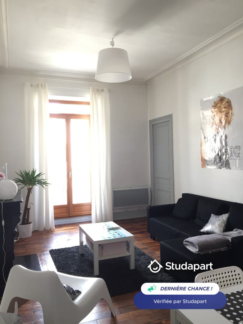 Wohnung zu mieten für 1.190 € pro Monat in Grenoble, Avenue Félix Viallet