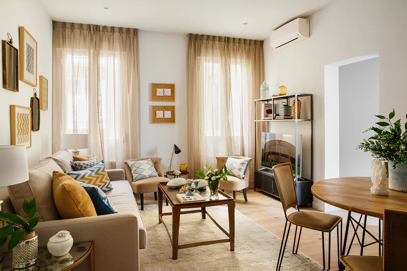 2-Bedroom Apartment in Calle Blanca de Navarra, Madrid (1535696) ROOM 1