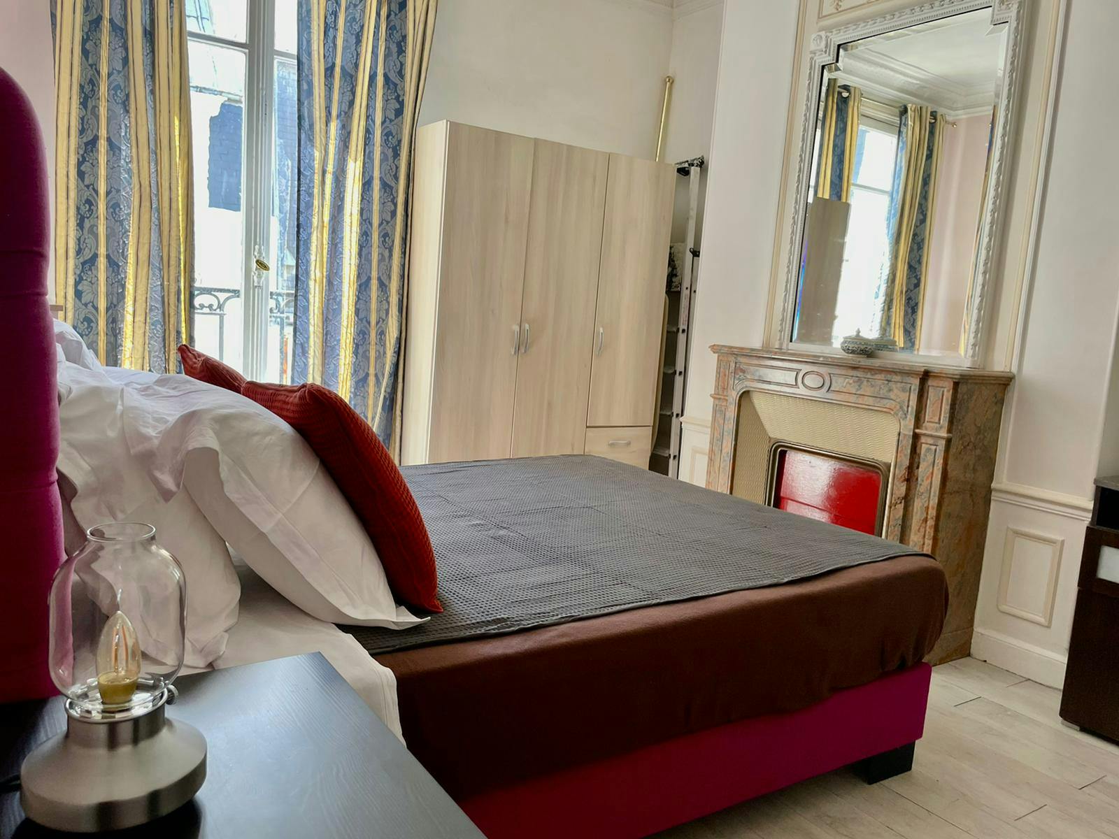 4-Bedroom Apartment in Rue Chaptal, Paris (1535751) room image 10