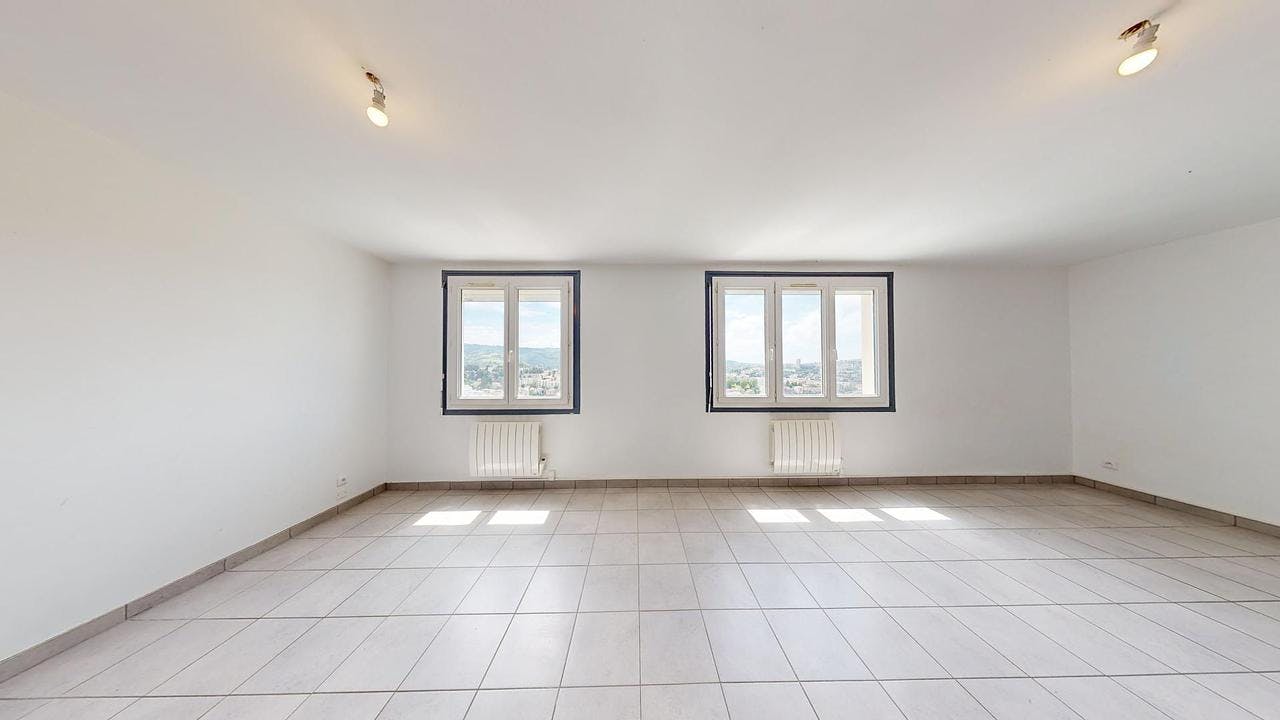 Apartament de închiriat pentru 492 EUR pe lună în Saint-Étienne, Rue René Goblet