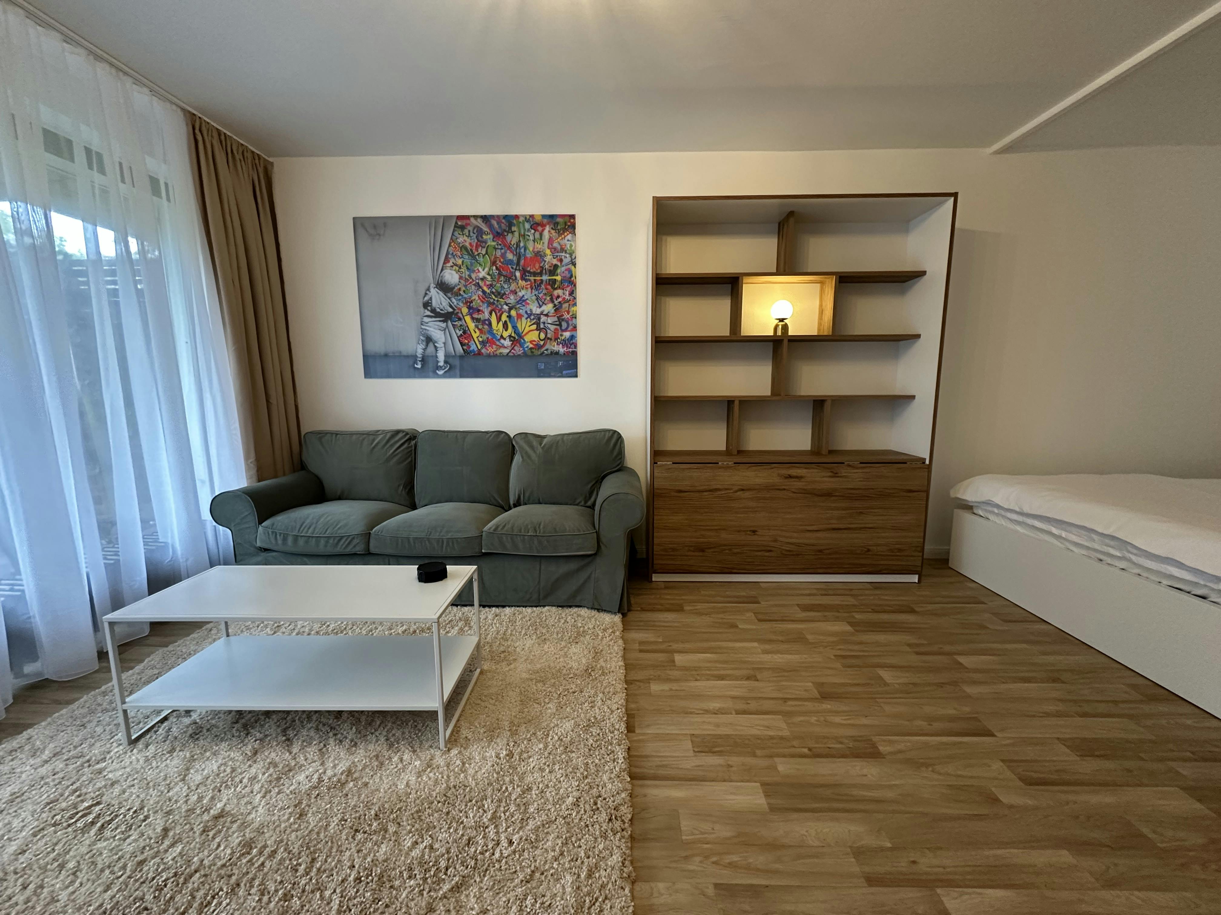 Студия сдается в аренду за 1 300 € в месяц в Hamburg, Cuxhavener Straße