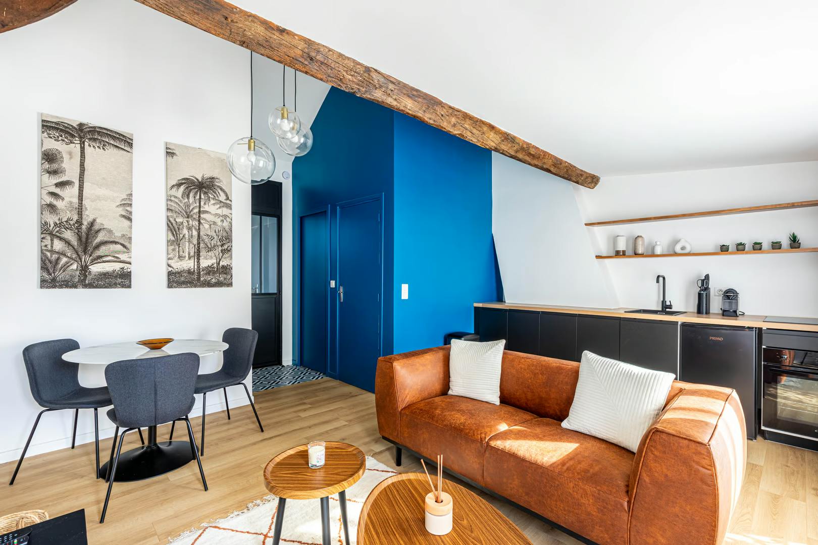 Apartment for rent for €1,986 per month in Paris, Rue du Commerce