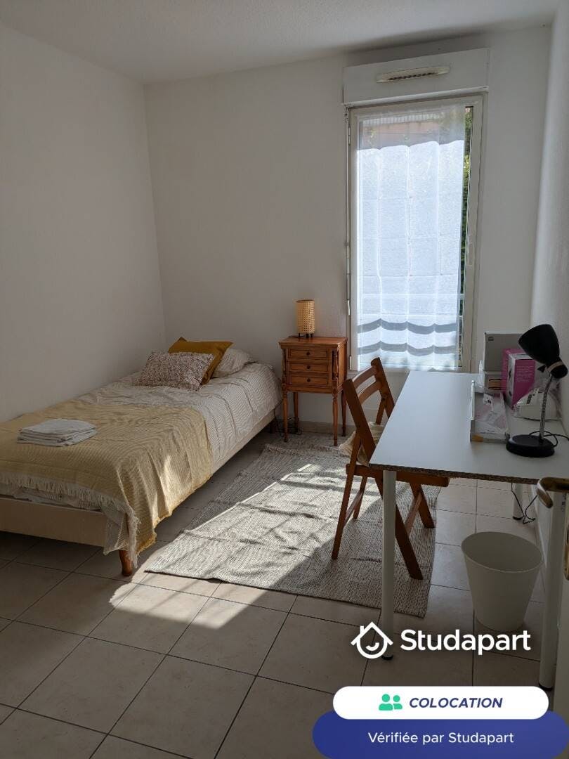 Chambre privée à louer pour 550 €/mois à Vallauris, Chemin des Potiers