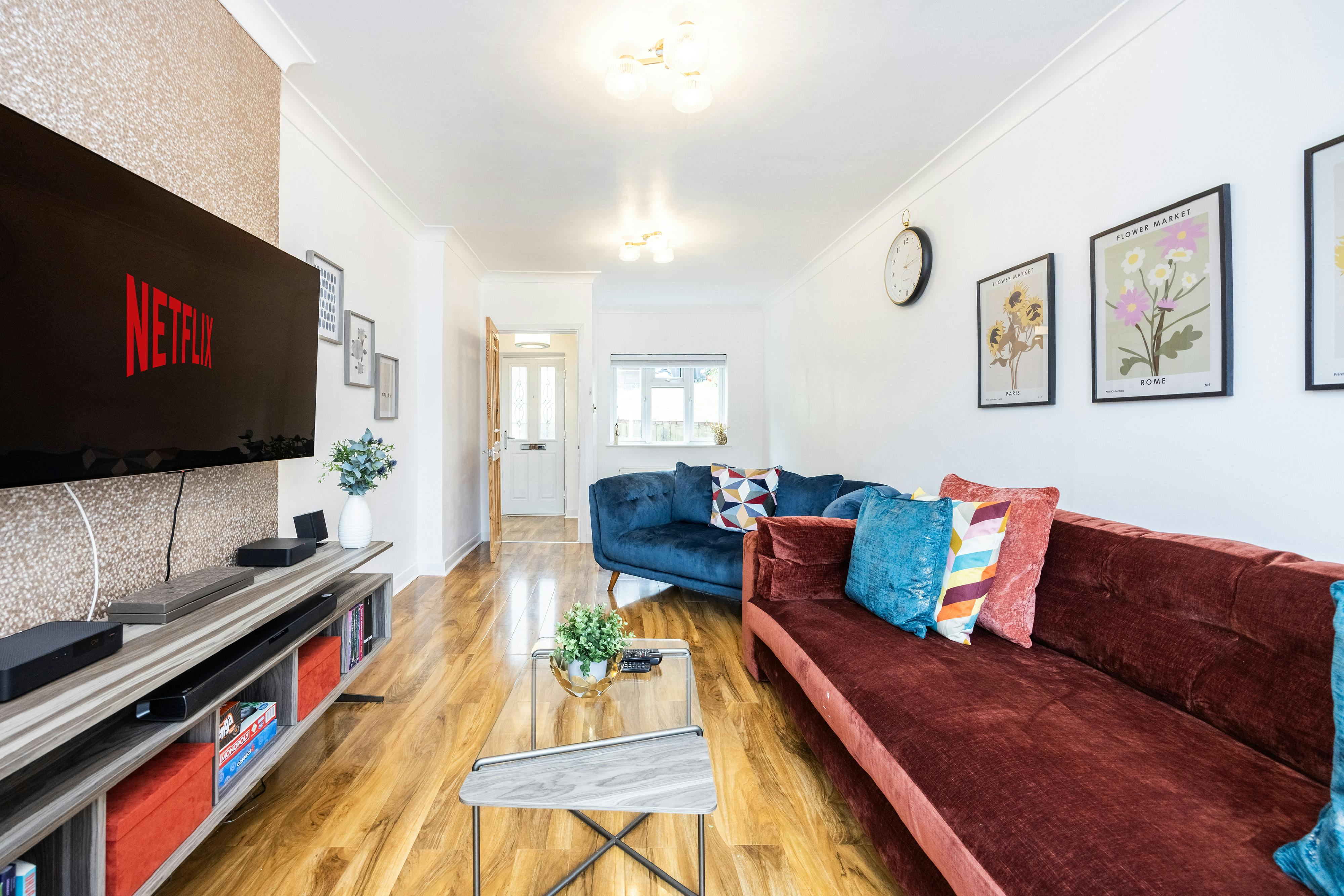 Hus att hyra för 5 243 € i månaden i Caterham, Tillingdown Hill