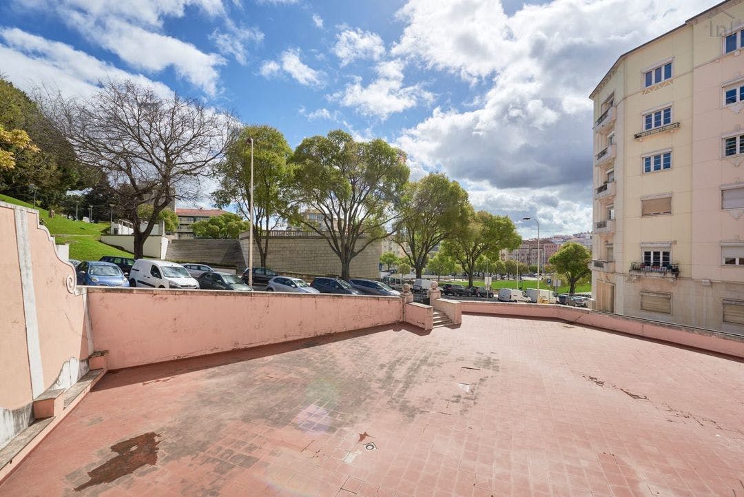 Apartment Lisbon, 100m² — photo 3