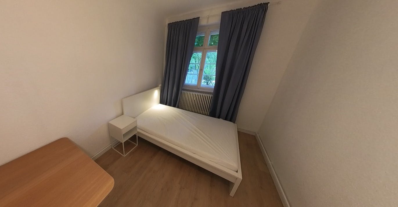 Hindenburgdamm 1
