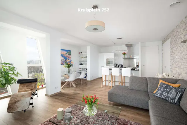2-Bedroom Apartment in Kruisplein, Rotterdam (1536463) room image 1