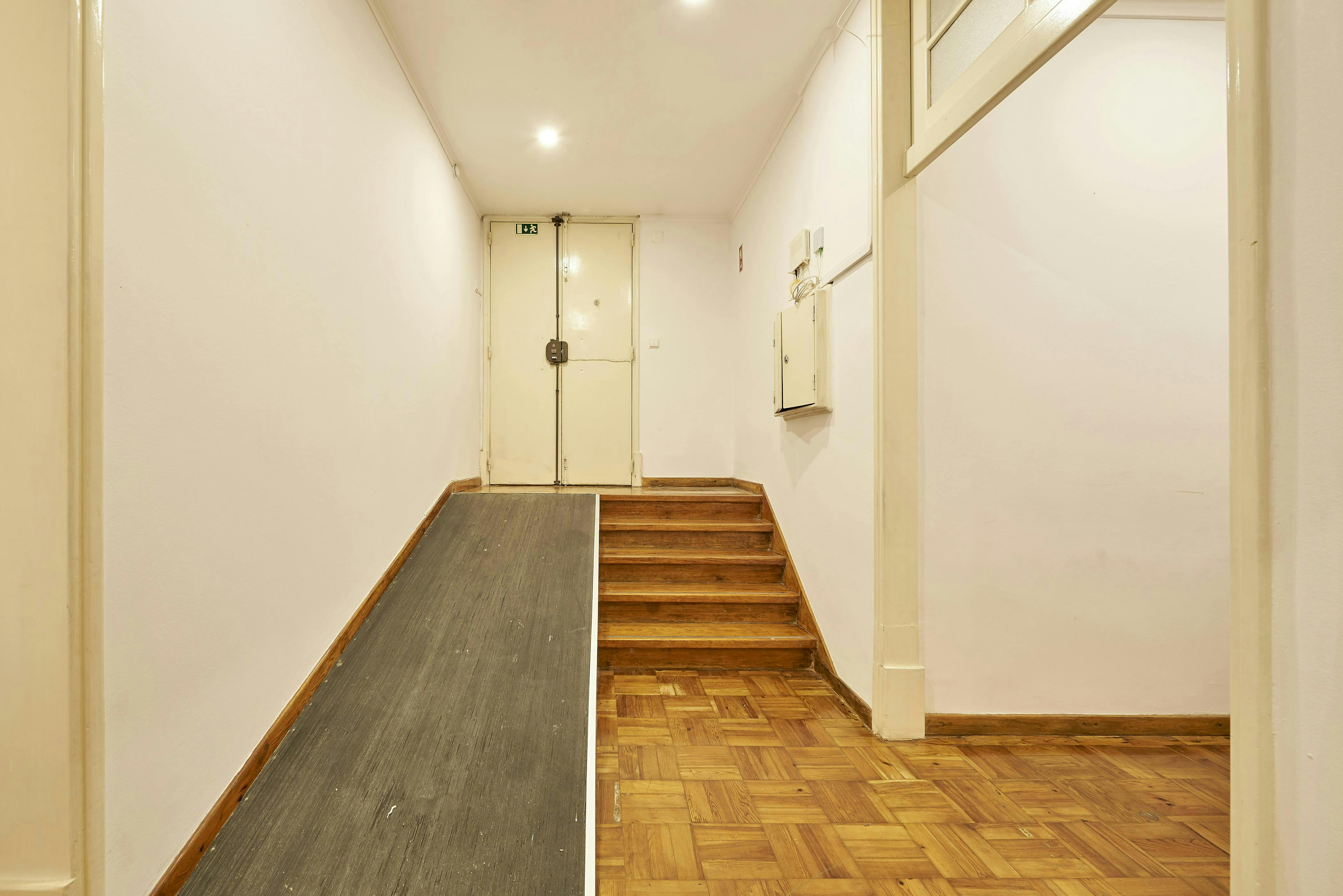Apartment Lisbon, 100m² — photo 4