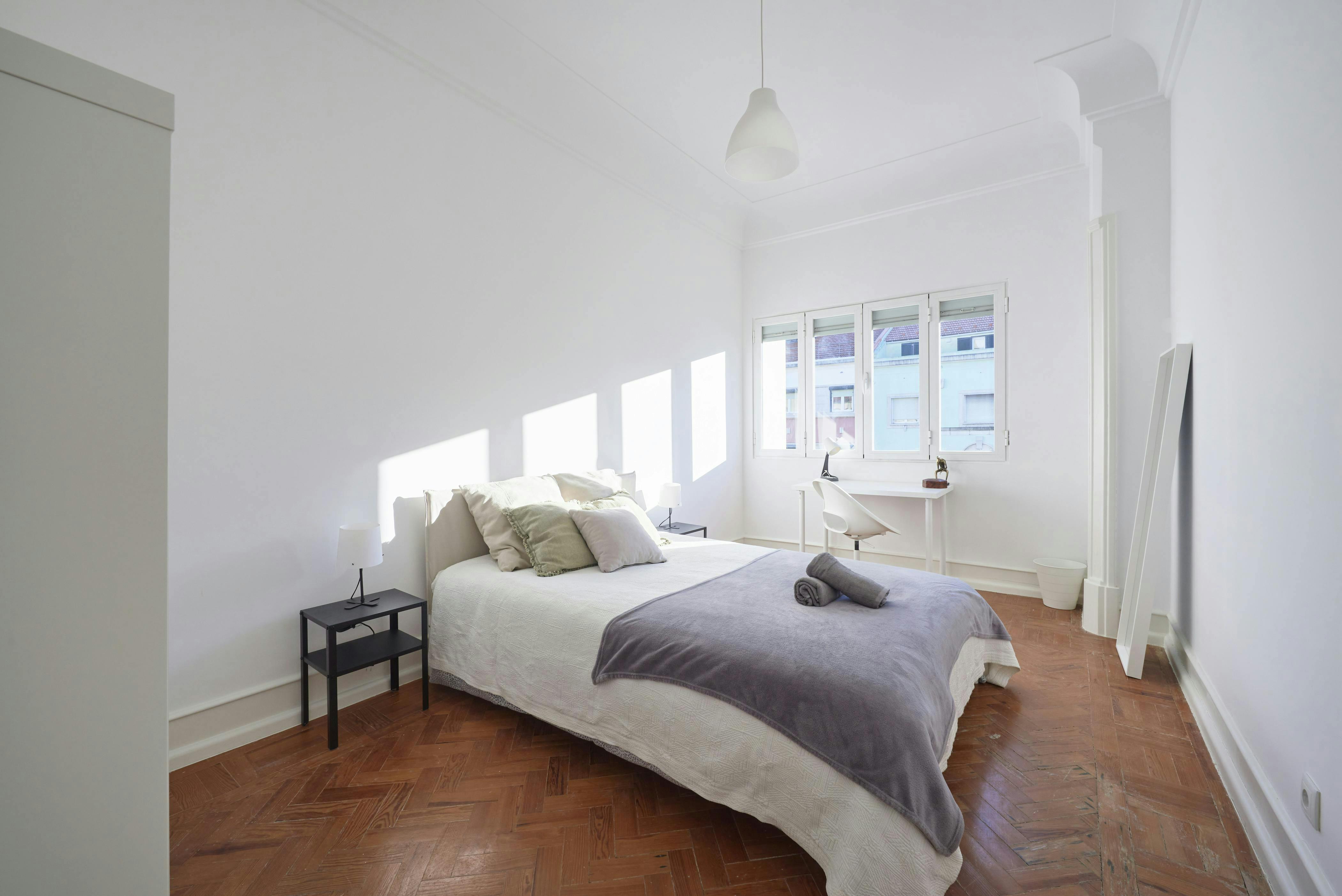 Private room for rent for €640 per month in Lisbon, Avenida Almirante Reis