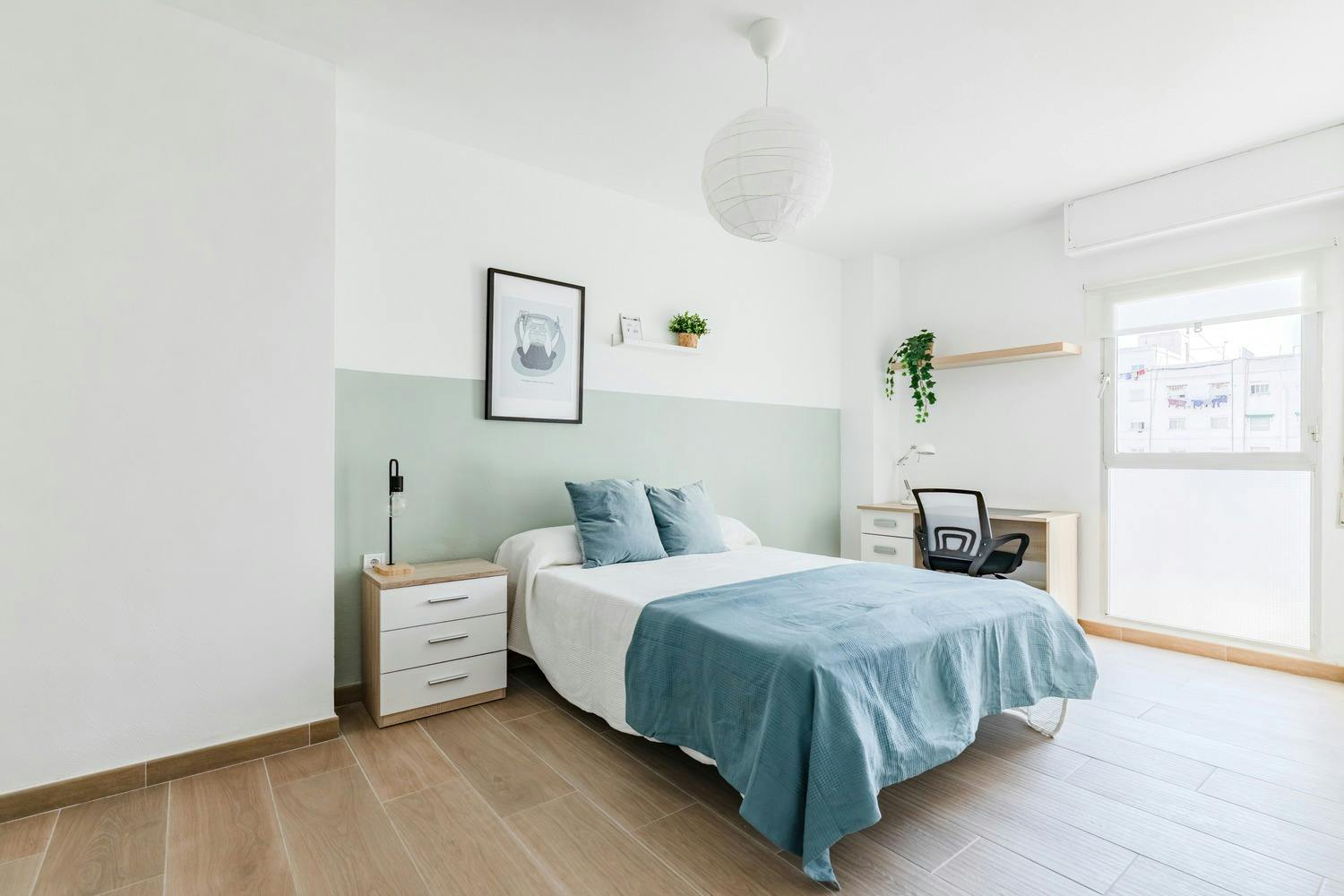 Carrer de Miguel Servet, Valencia preview