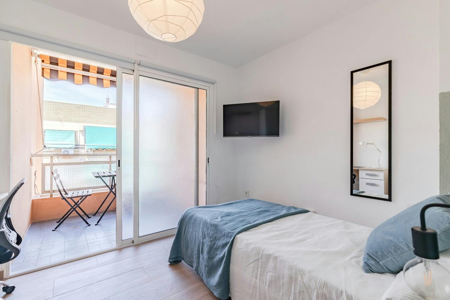 Carrer de Miguel Servet, Valencia preview