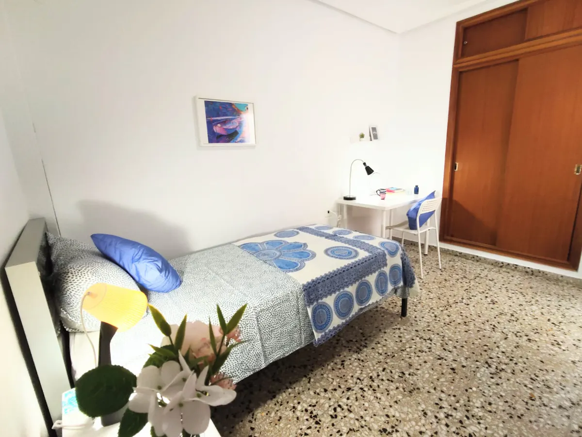 Private room in Carrer Miguel Hernández, Paterna (1537021) ROOM