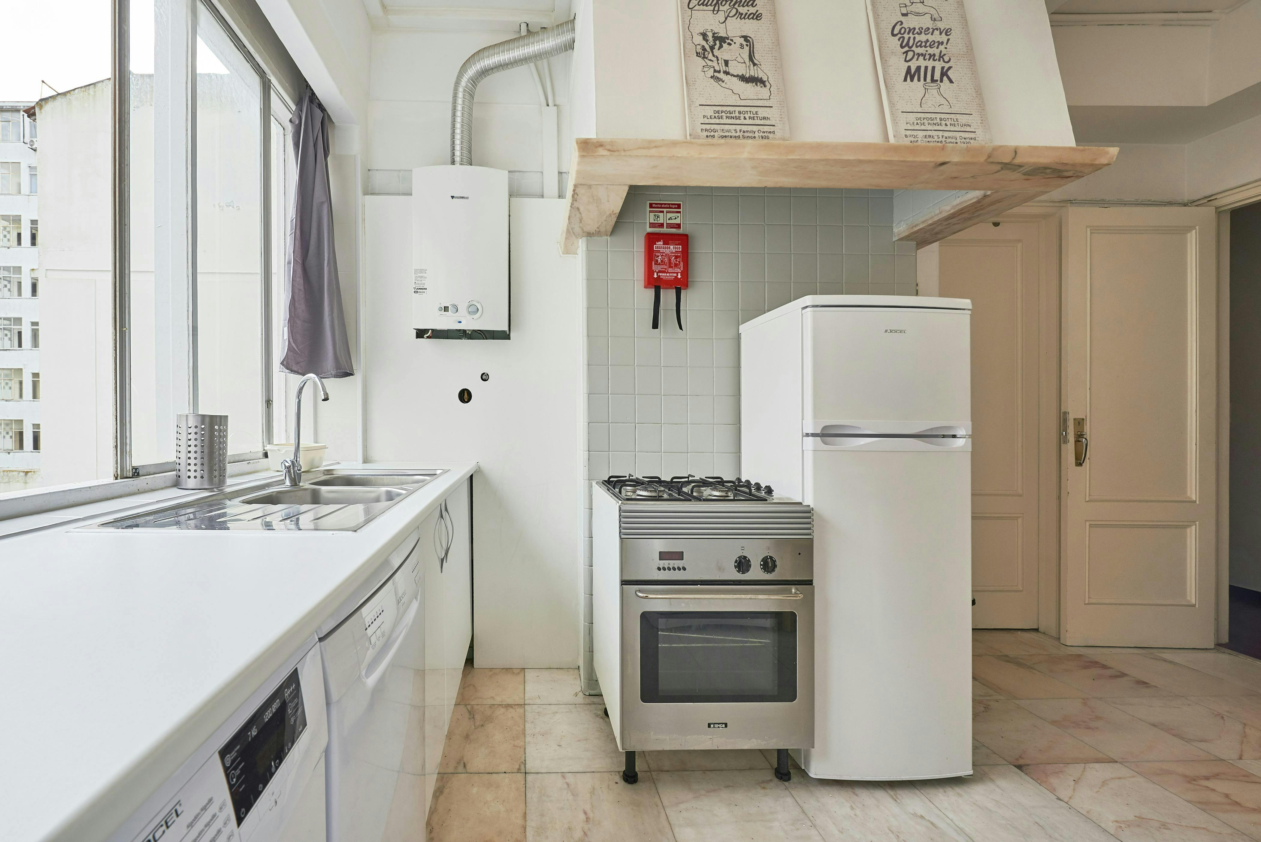 Apartment Lisbon, 100m² — photo 3