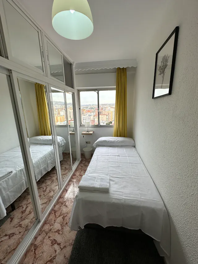 Private room in Calle Princesa, Málaga (1537288) room image 1