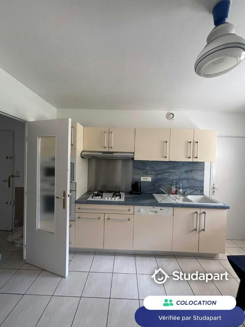 Private room for rent on Allée des Îles Loyauté, Nantes - Vue 3