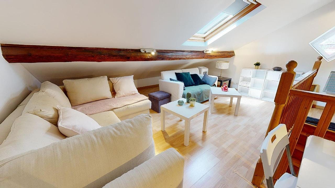 Studio for rent for €688 per month in Lyon, Rue Jean Desparmet