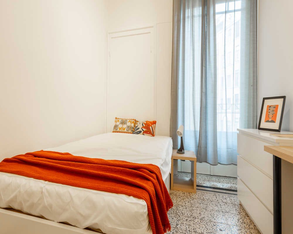 Viale Regina Giovanna, Milan preview