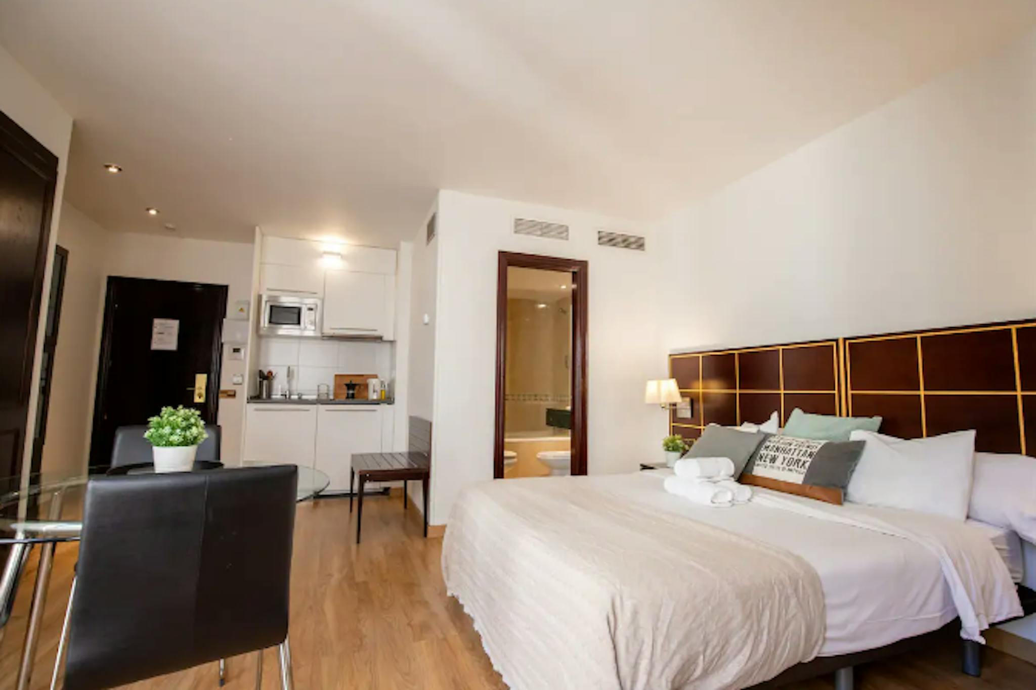 Calle de Leganitos, Madrid preview