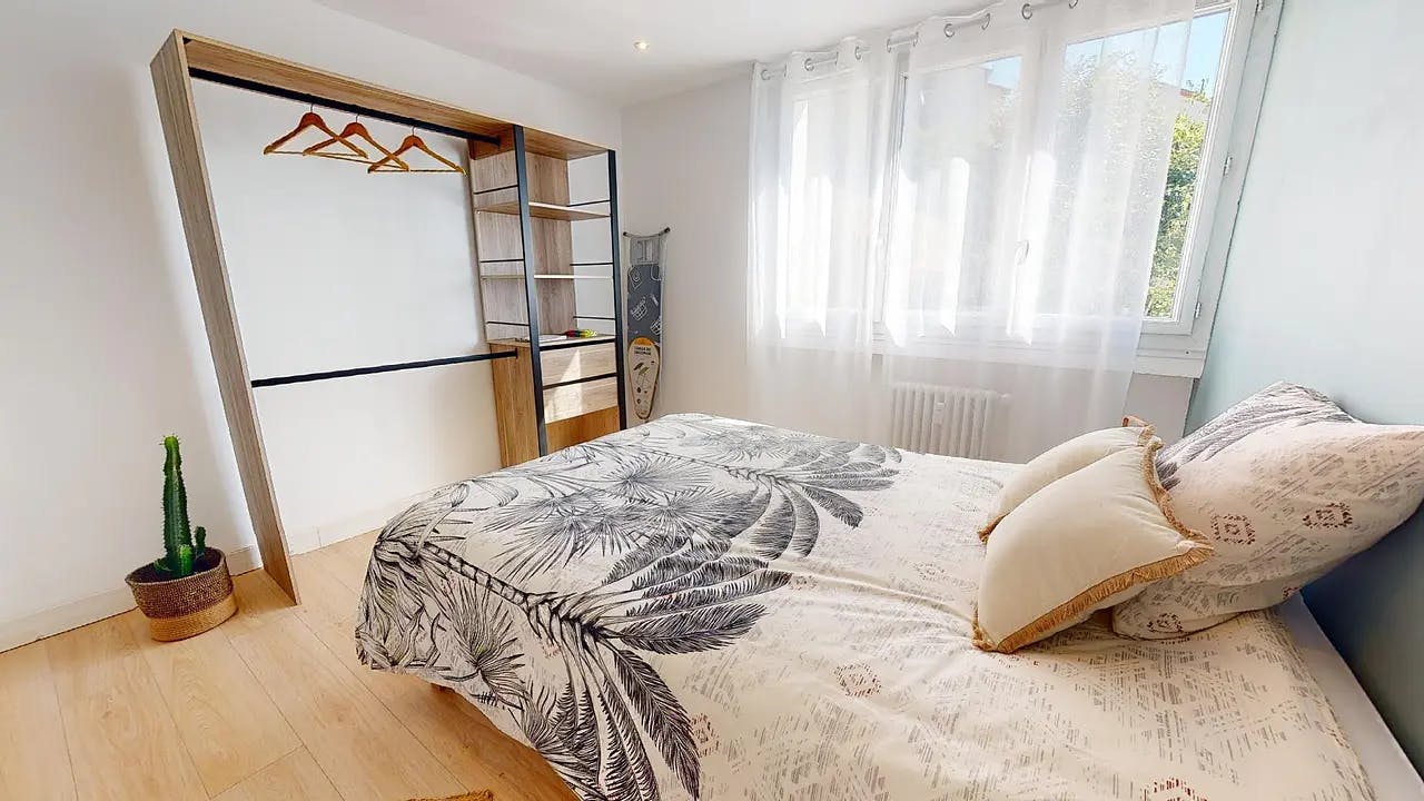 私人房间 正在以 €380 的月租出租，其位于 Saint-Étienne, Rue Lavoisier