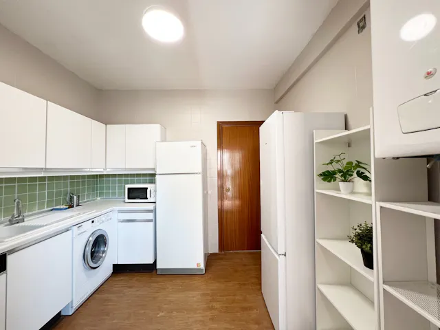 Private room in Calle Pedro Heredia, Madrid (1537800) room image 90