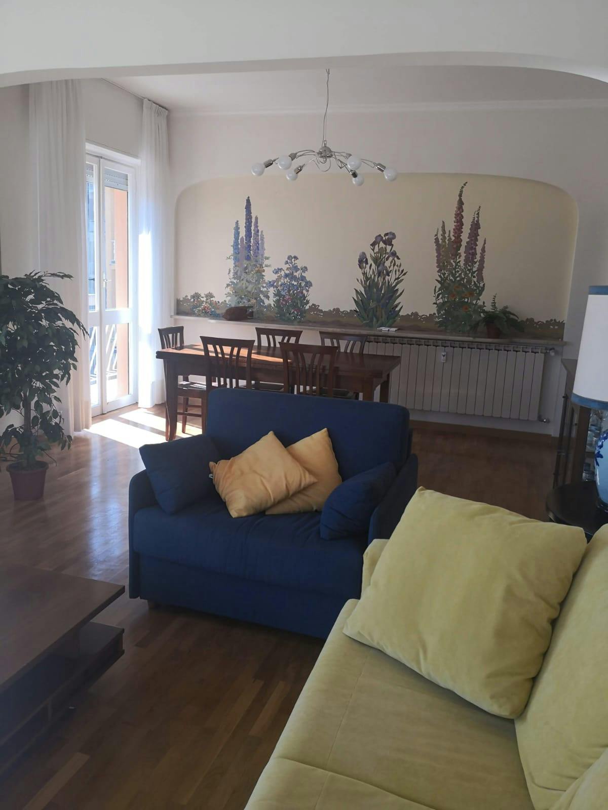 Appartamento in affitto a 1200 € al mese a Rapallo, Via Aurelio Baisi