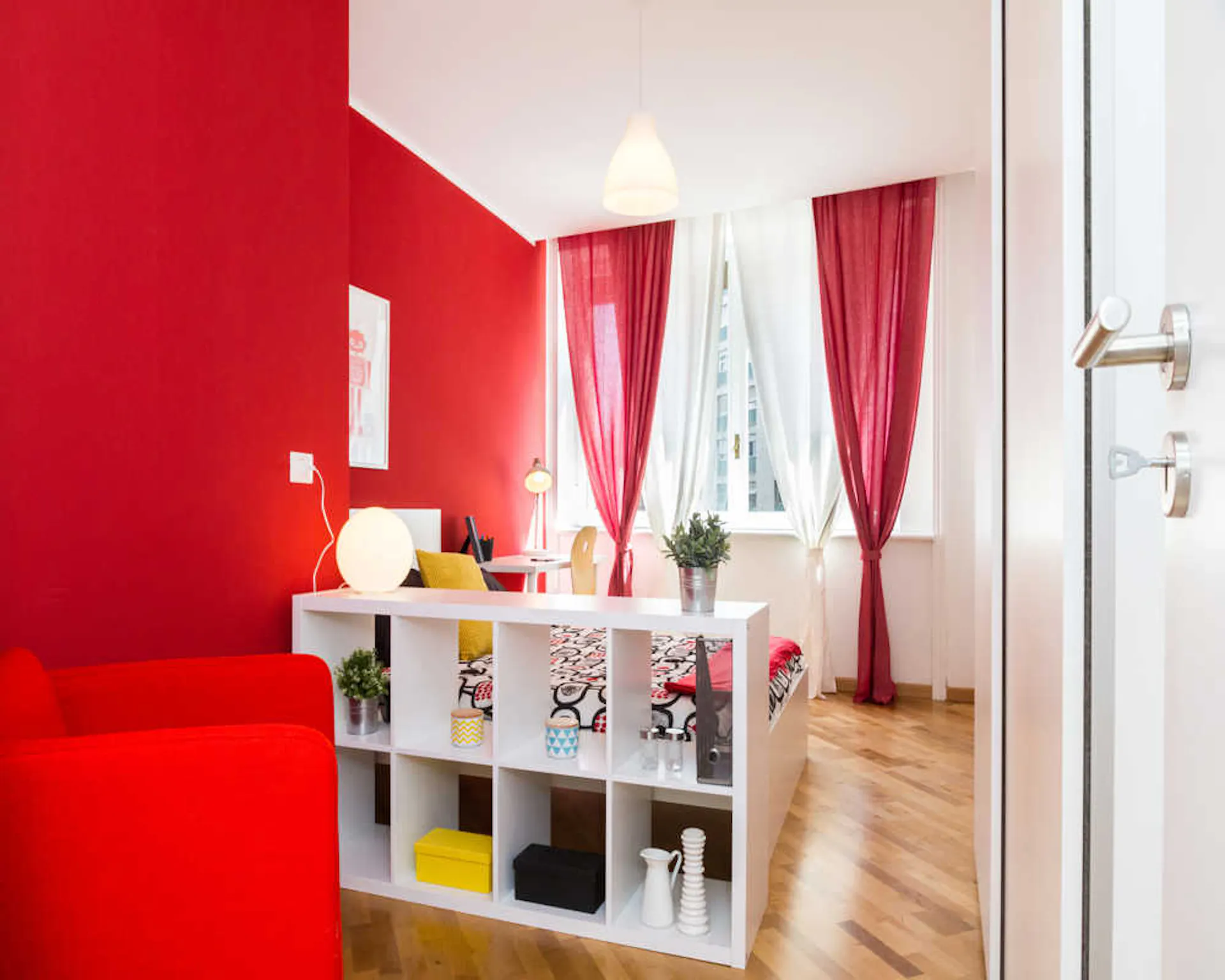 Via Larga, Milan preview