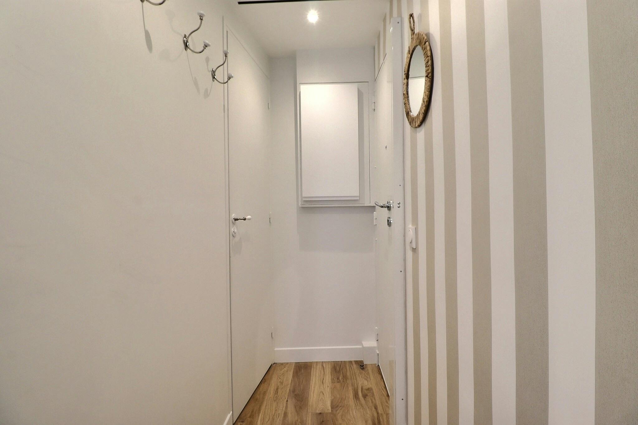 1-Bedroom Apartment in Rue Yvonne le Tac, Paris (1537996) ROOM 2