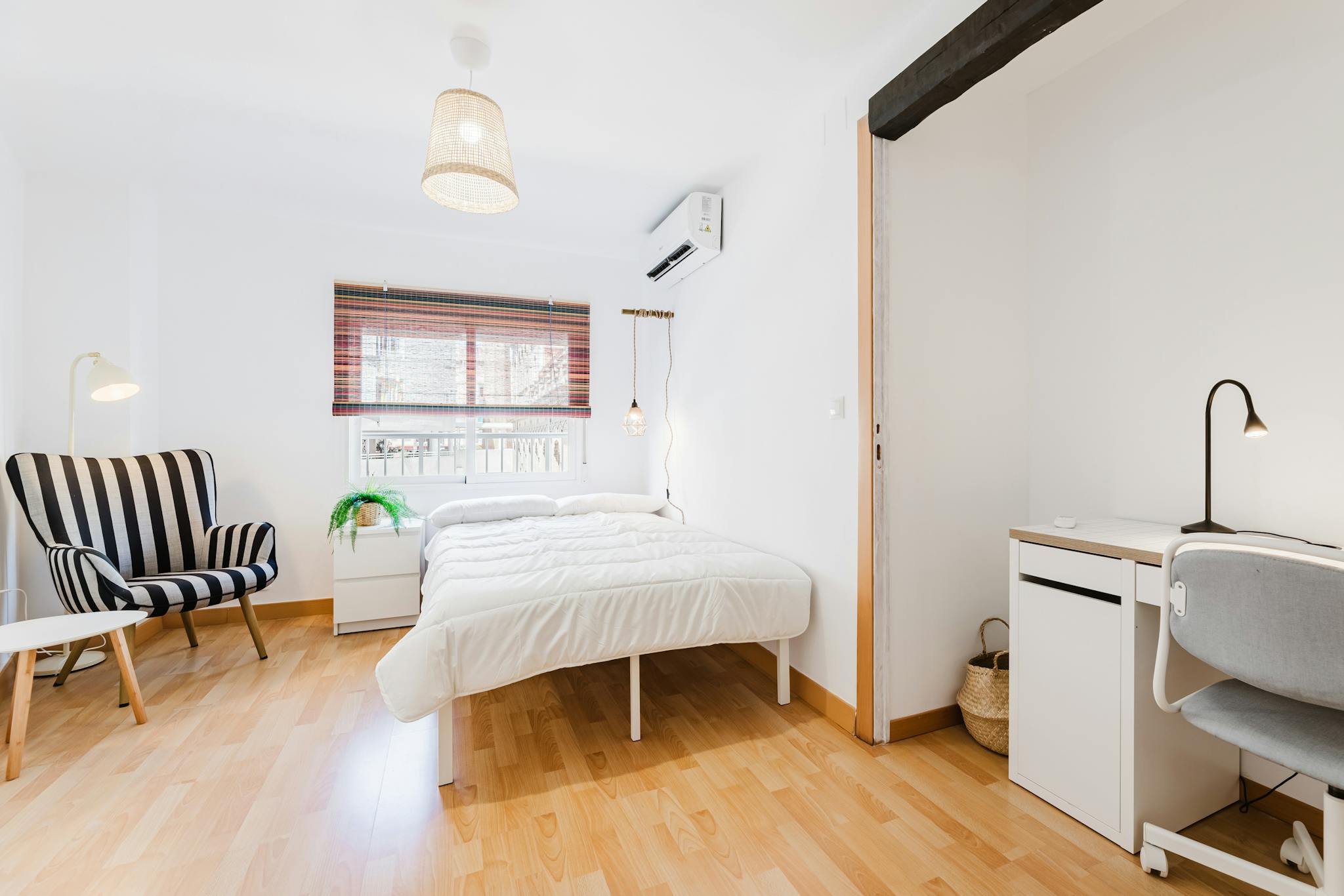 Carrer Consol, Valencia preview