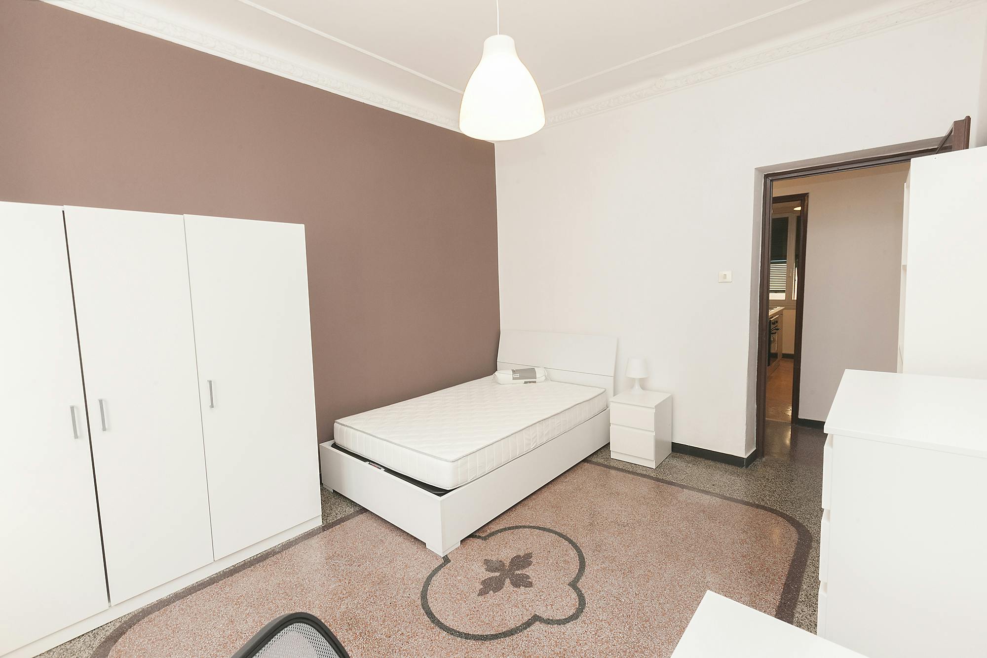 Отдельная комната сдается в аренду за 480 € в месяц в Genoa, Corso Buenos Aires