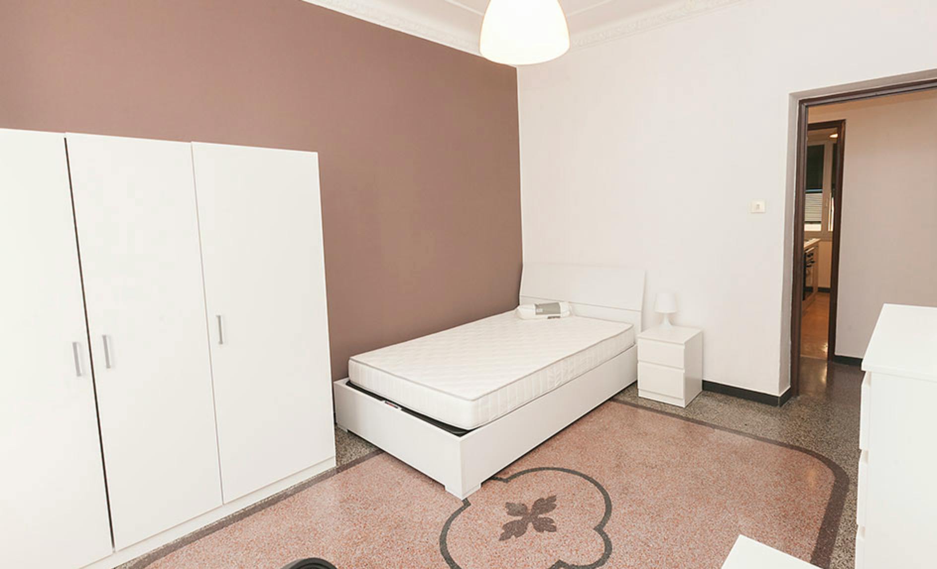 Single room Genoa, 1 bed, 14m² — photo 2