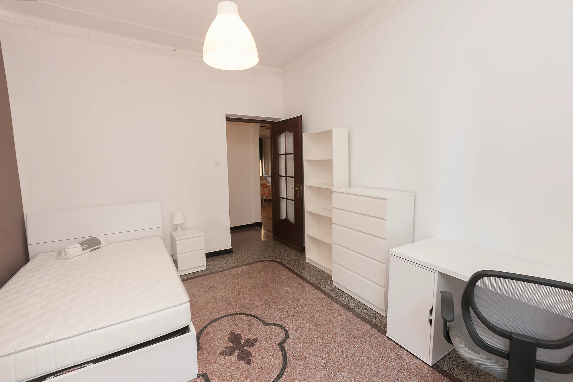 Private room in Corso Buenos Aires, Genoa 3