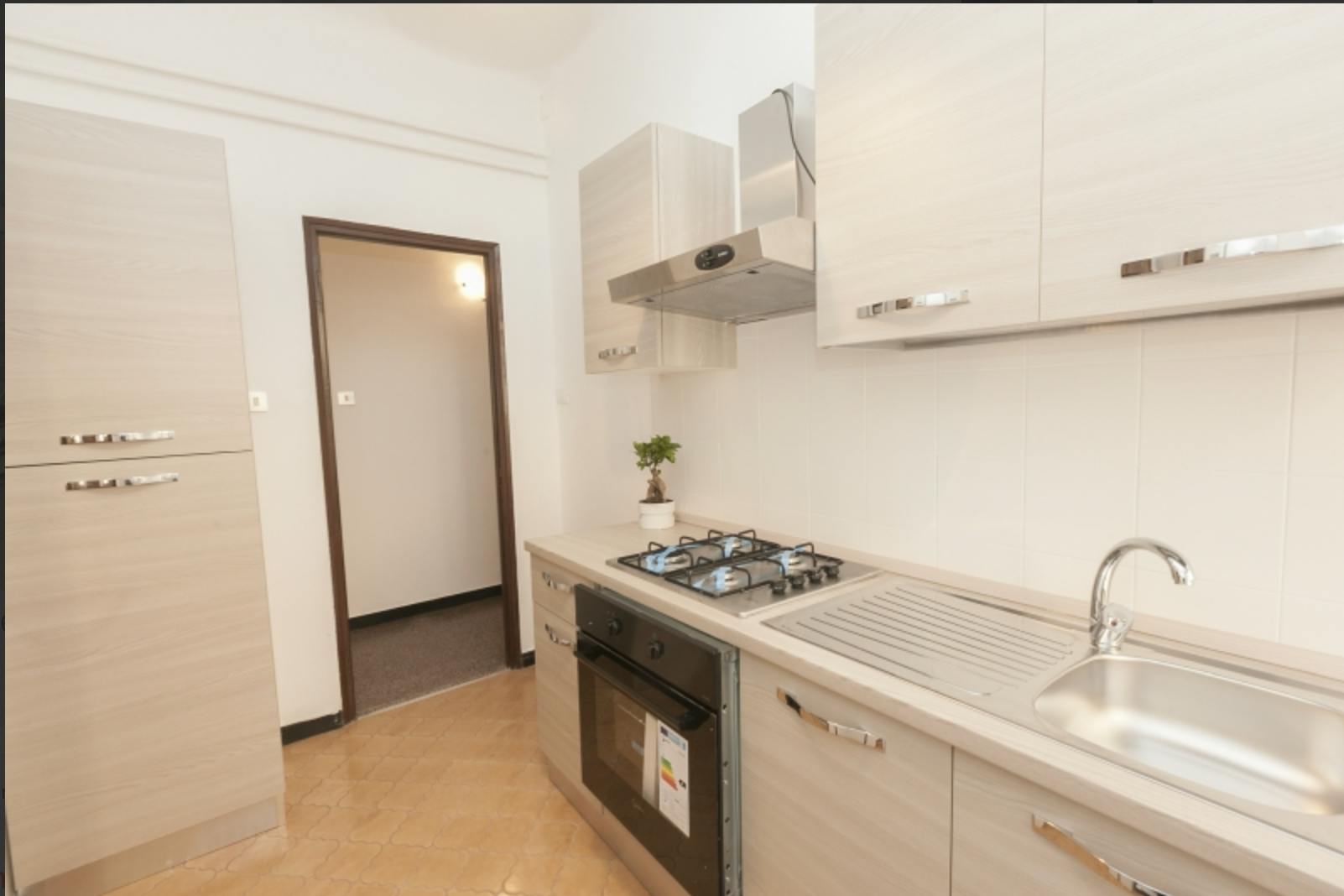 Single room Genoa, 1 bed, 13m² — photo 2