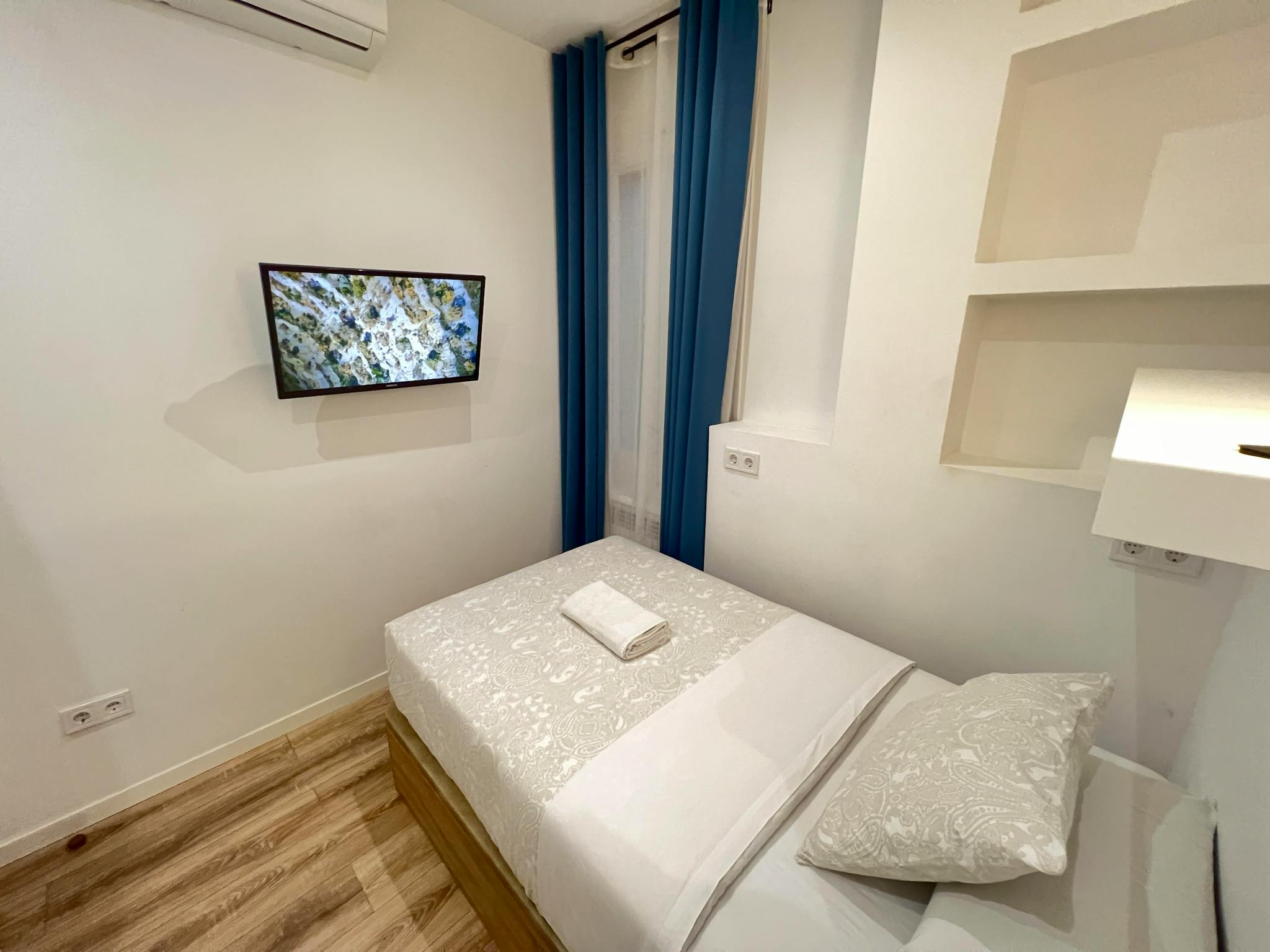 Calle de Alberto Aguilera, Madrid preview