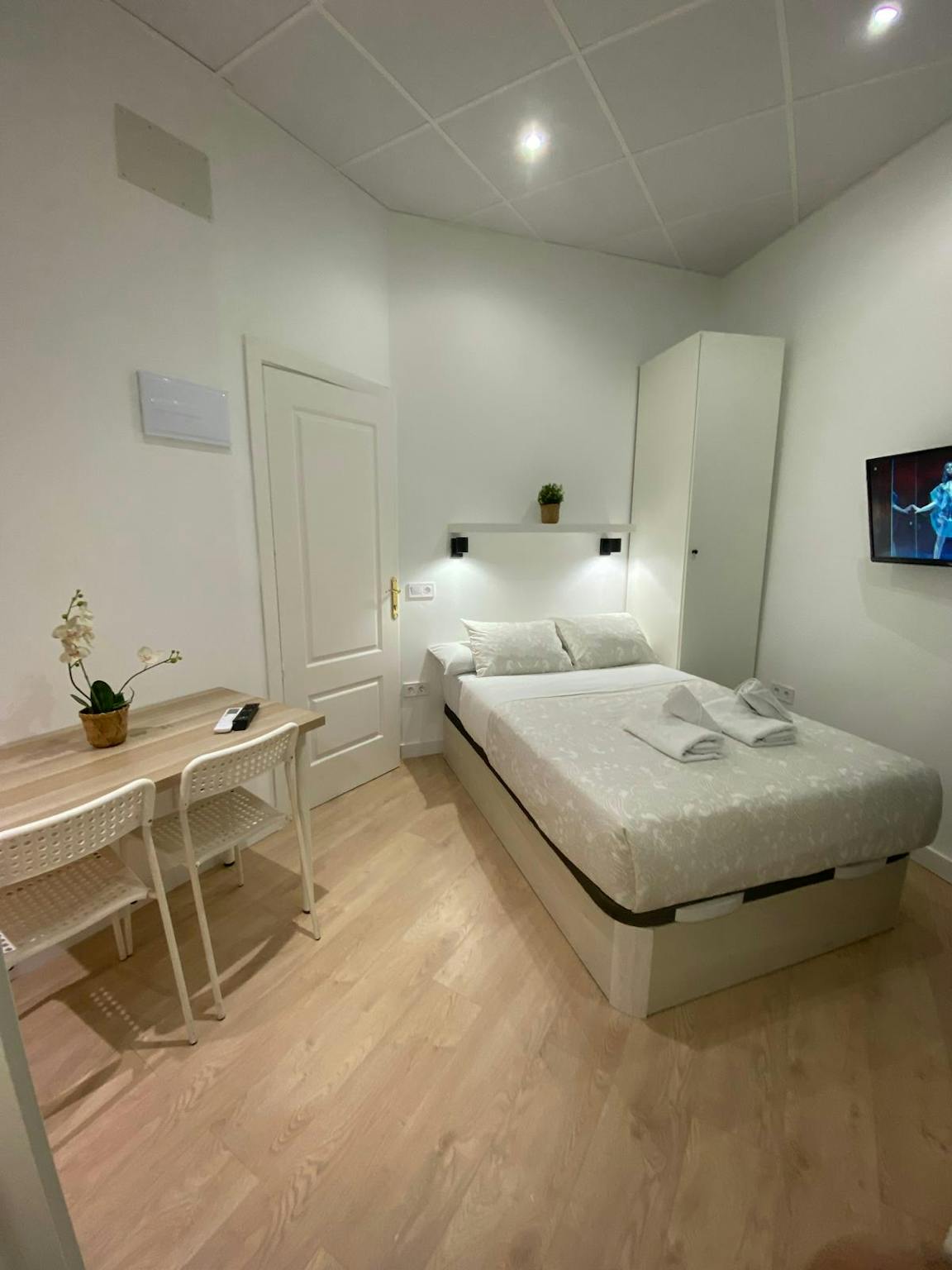 Calle de Alberto Aguilera, Madrid preview