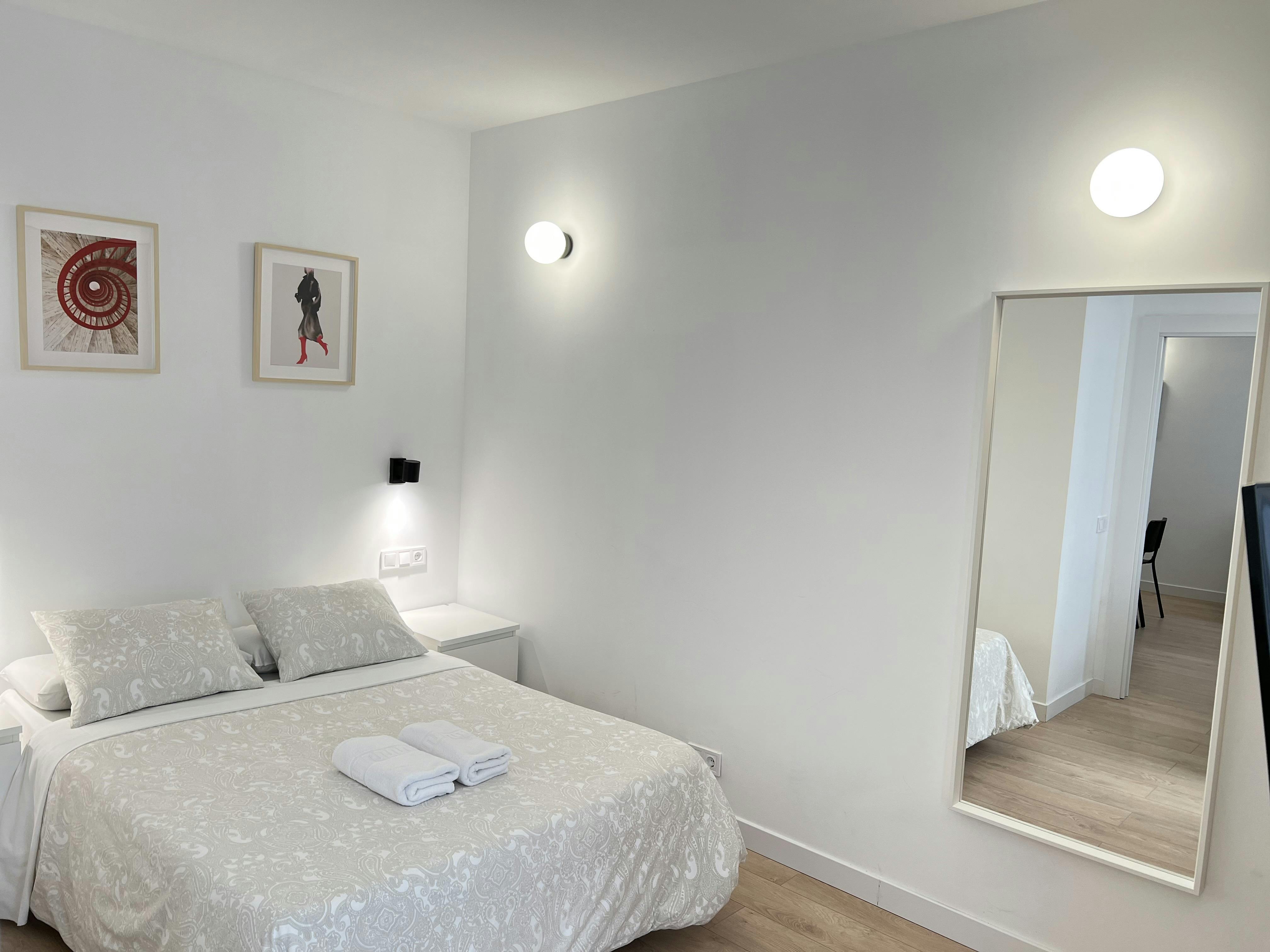 Apartment for rent for €1,549 per month in Madrid, Calle Gran Vía