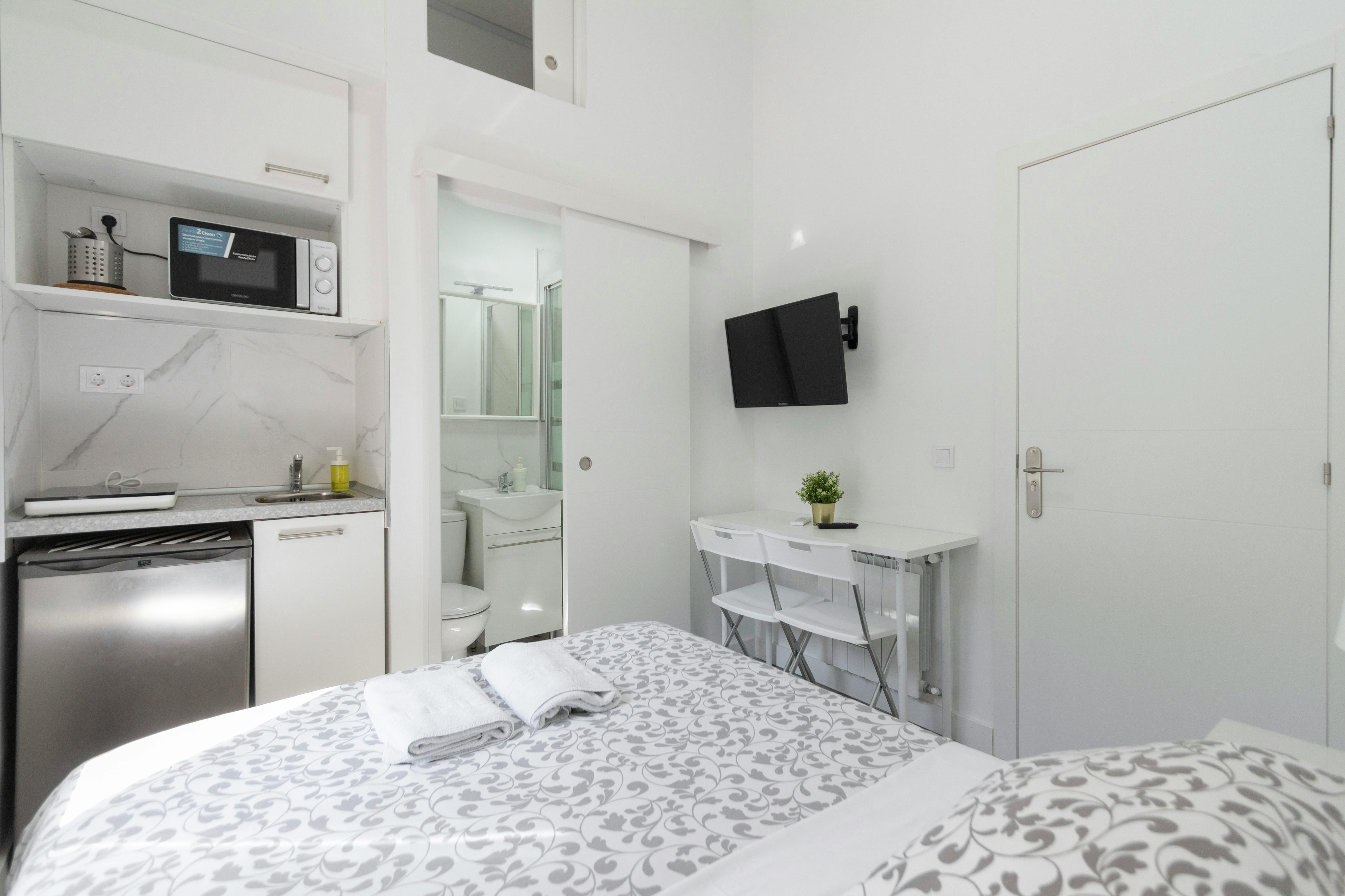 Studio for rent for €1,399 per month in Madrid, Calle de Fernán González