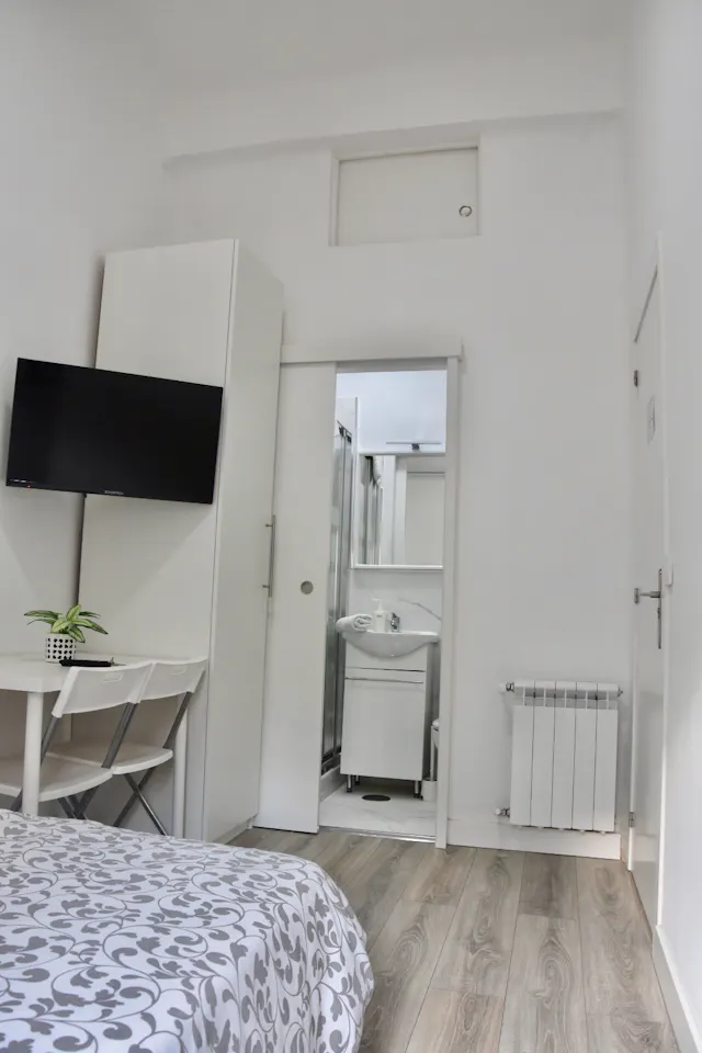 Apartment in Calle de Fernán González, Madrid (1538207) room image 2