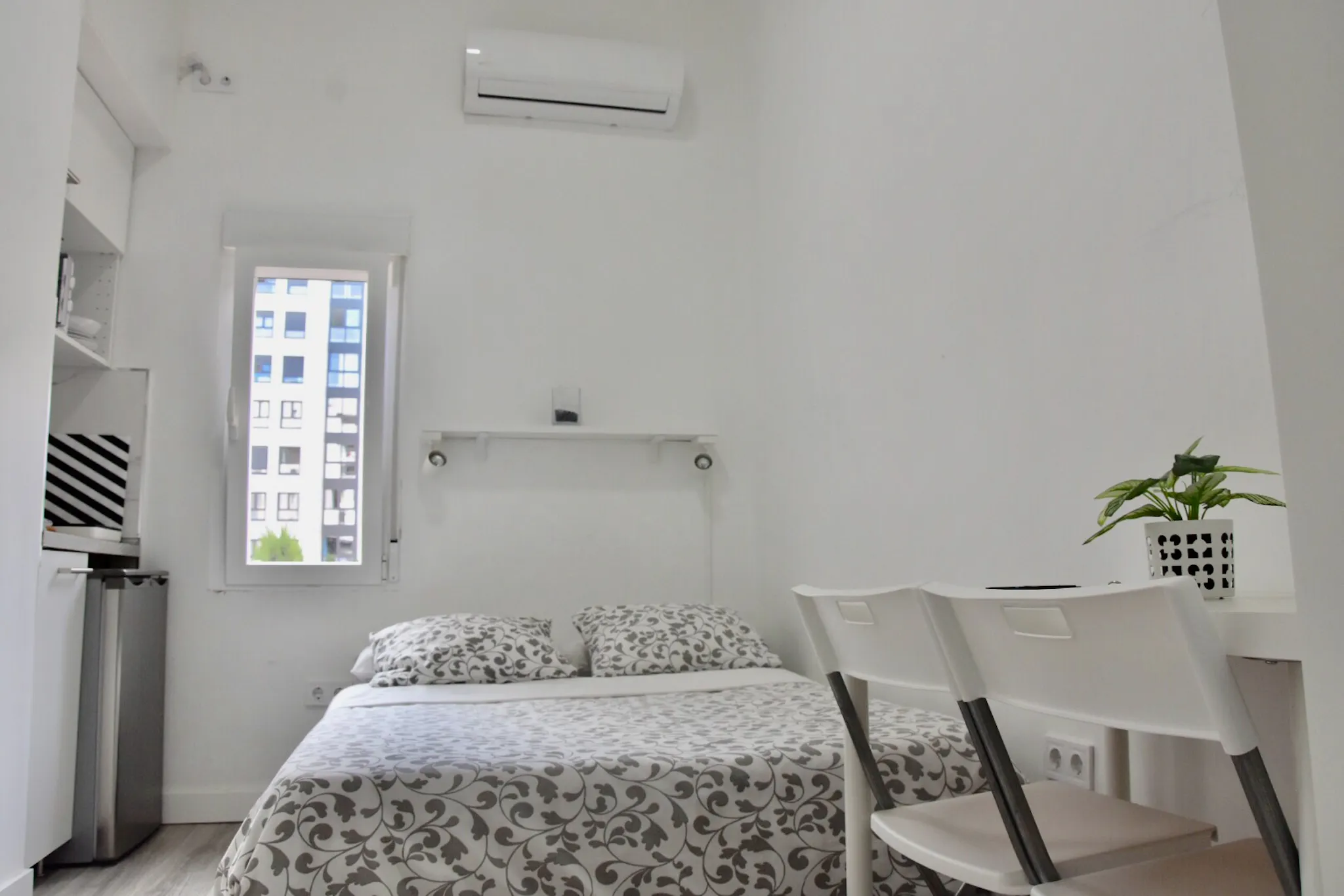 Calle de Fernán González, Madrid preview