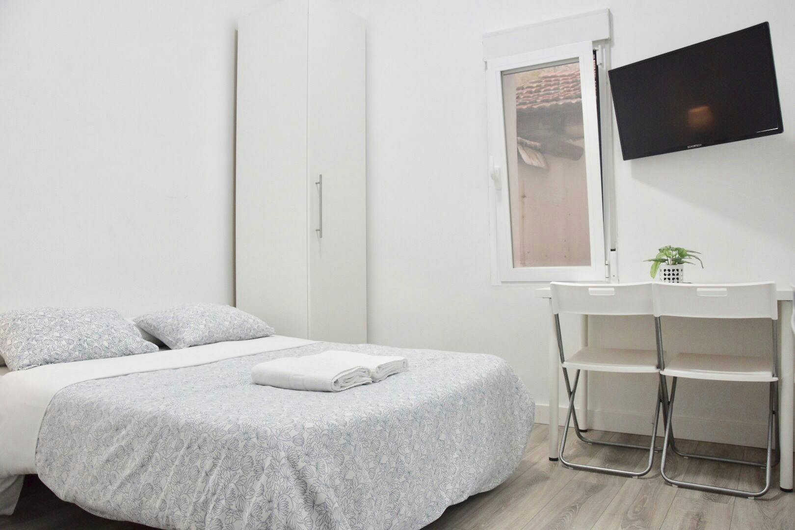 Studio for rent for €1,399 per month in Madrid, Calle de Fernán González