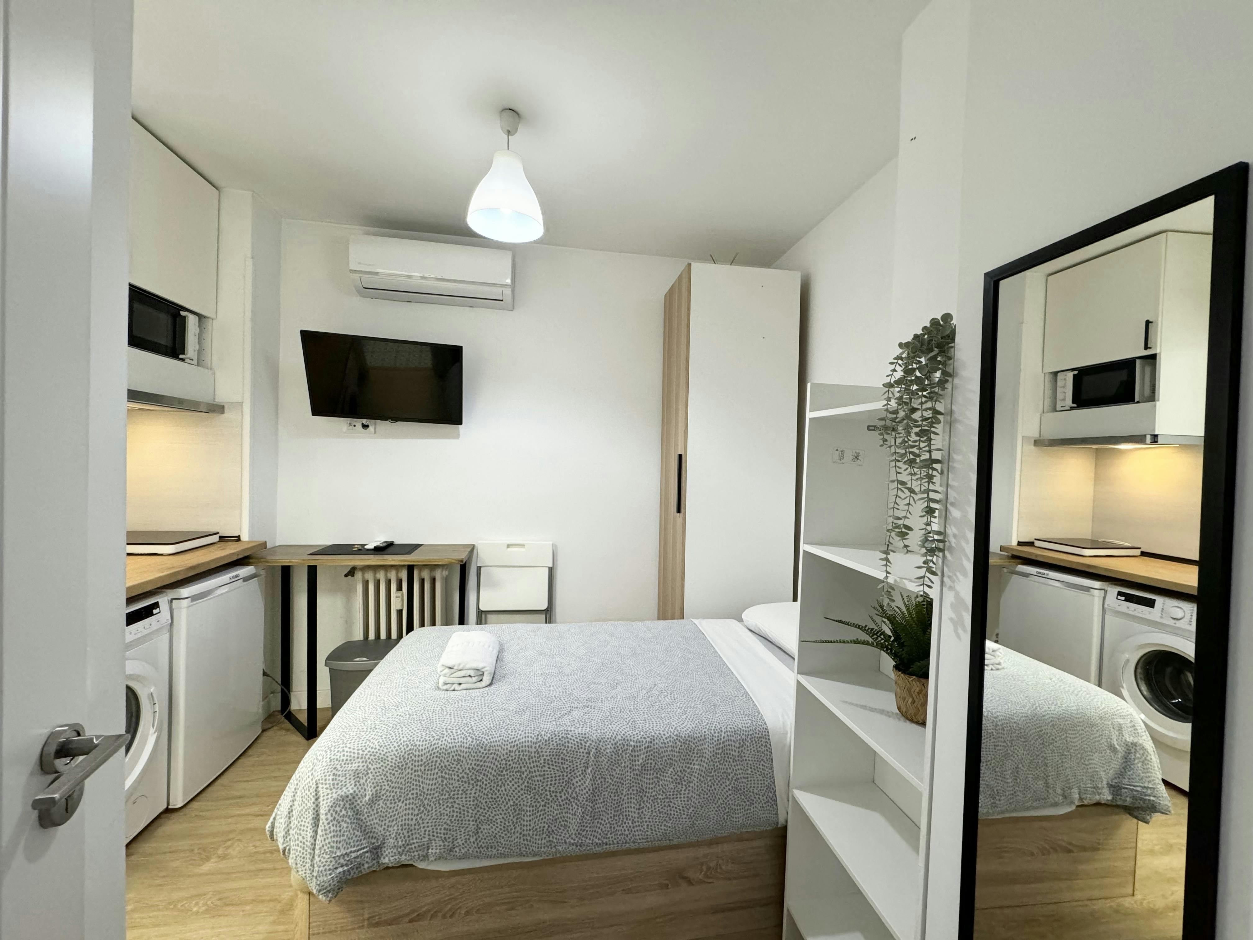 Calle de Melquíades Álvarez, Madrid preview