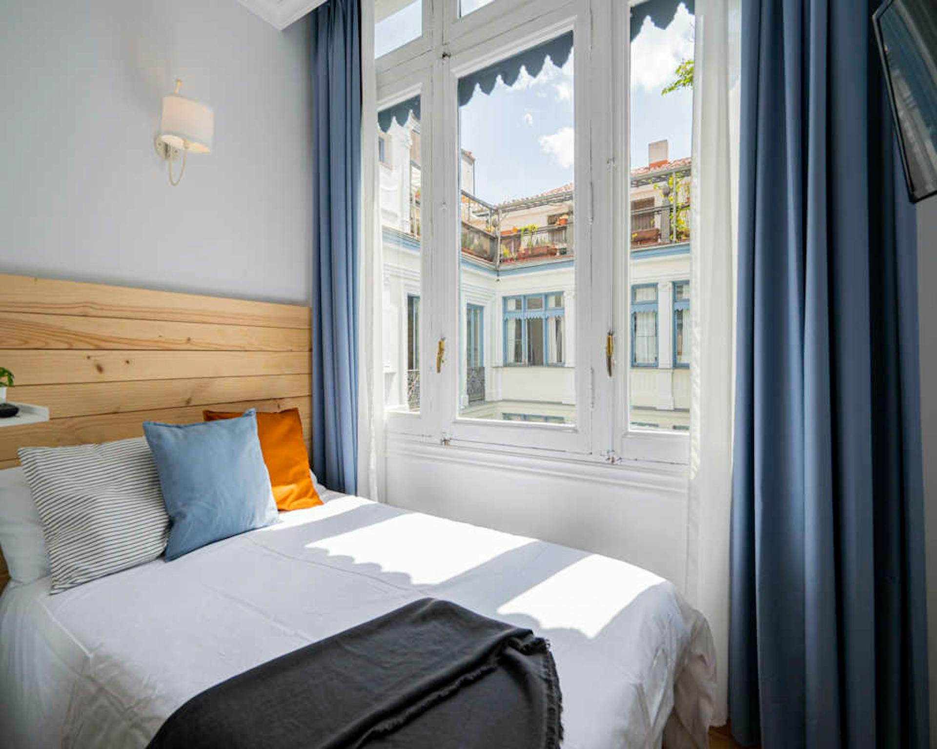 Calle de San Lorenzo, Madrid preview