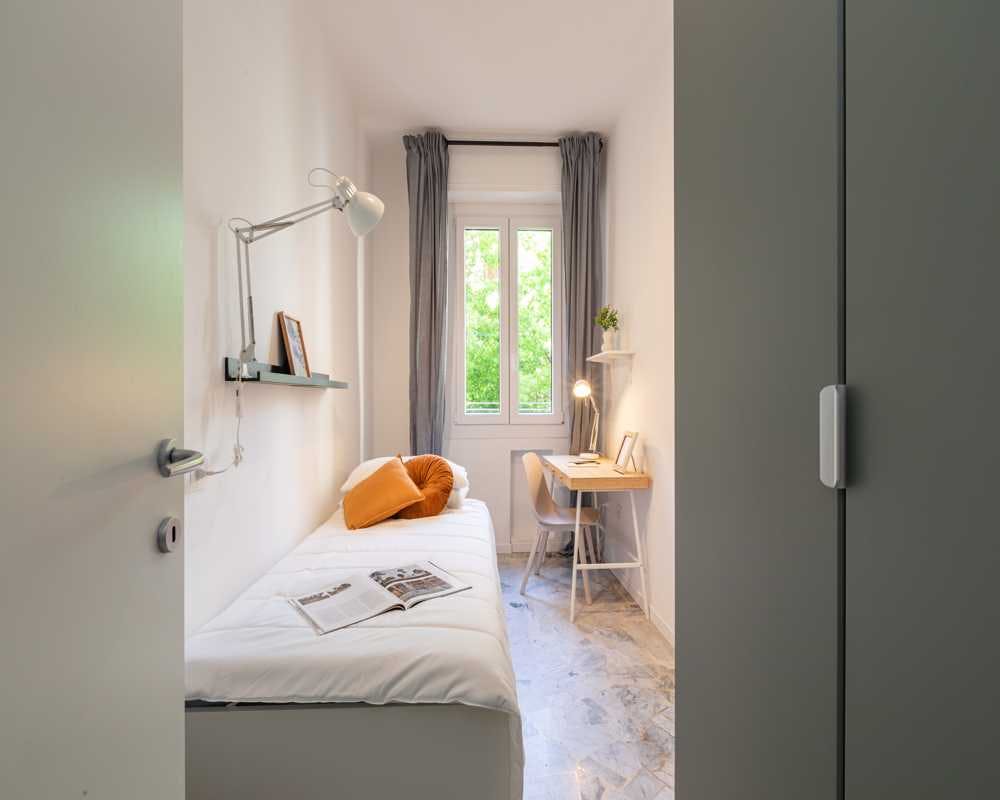 Via Salvatore Barzilai, Milan