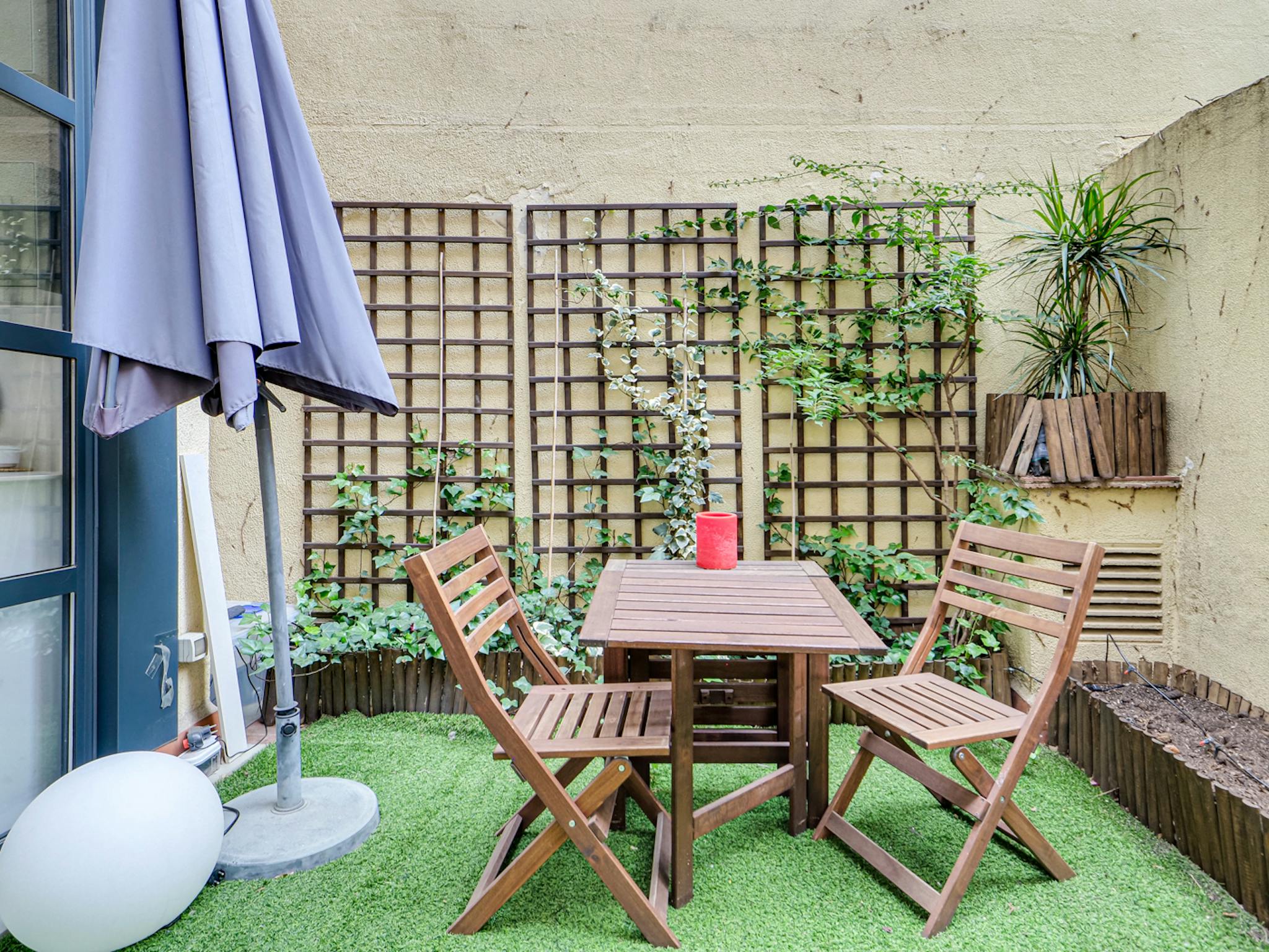 Carrer de Villarroel, Barcelona preview