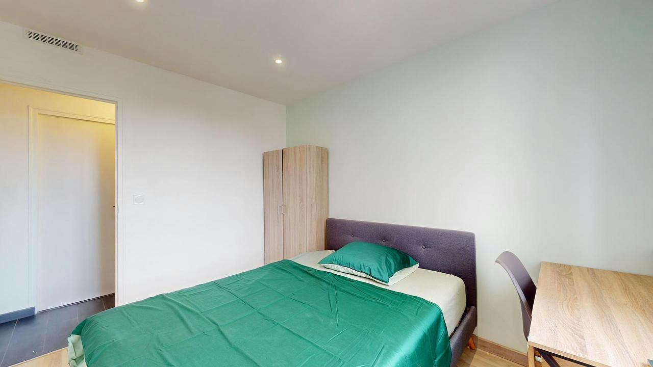 Private room for rent on Place du Morvan, Toulouse - Plus