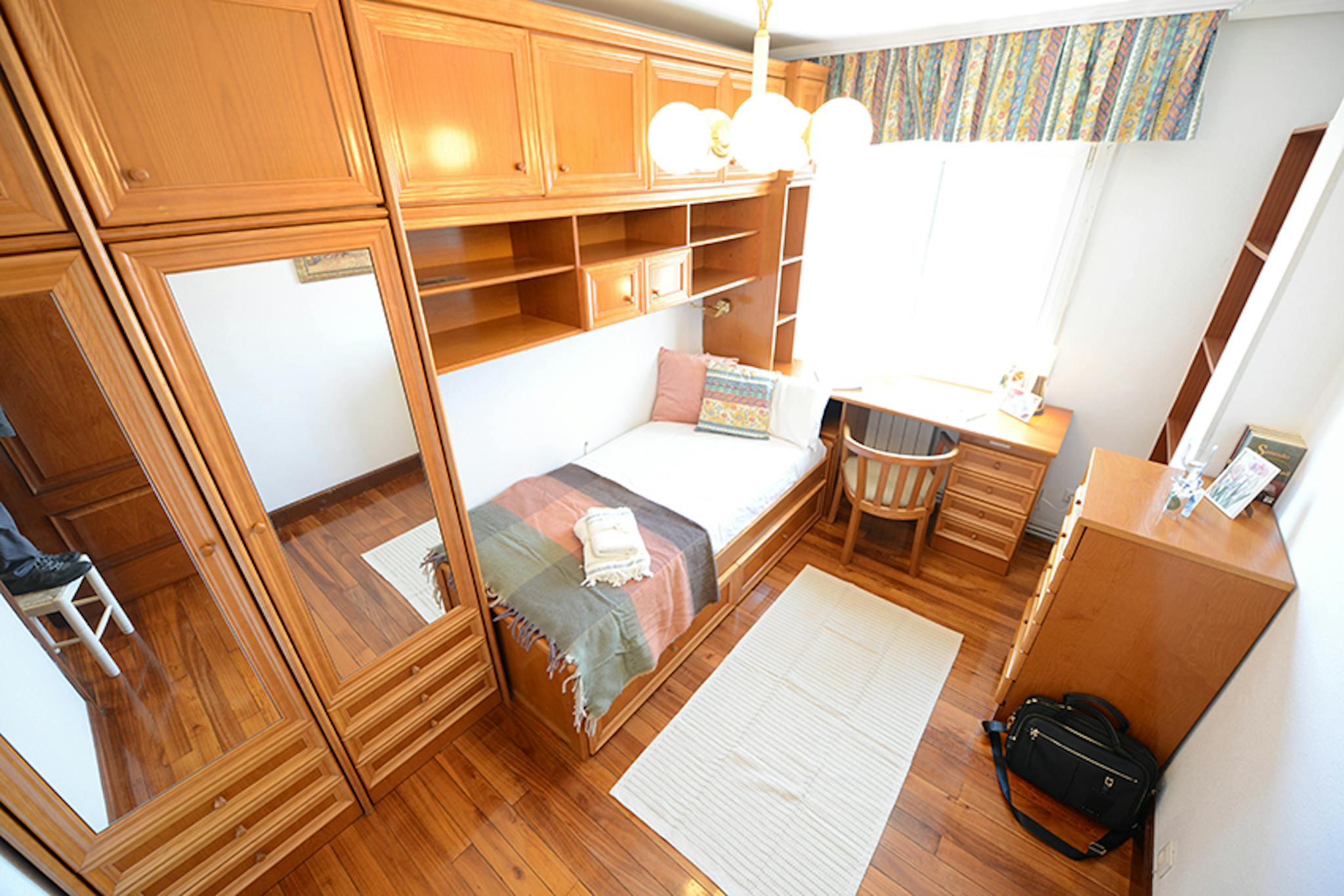 Lezamako trenbide zaharreko bidea, Bilbao preview