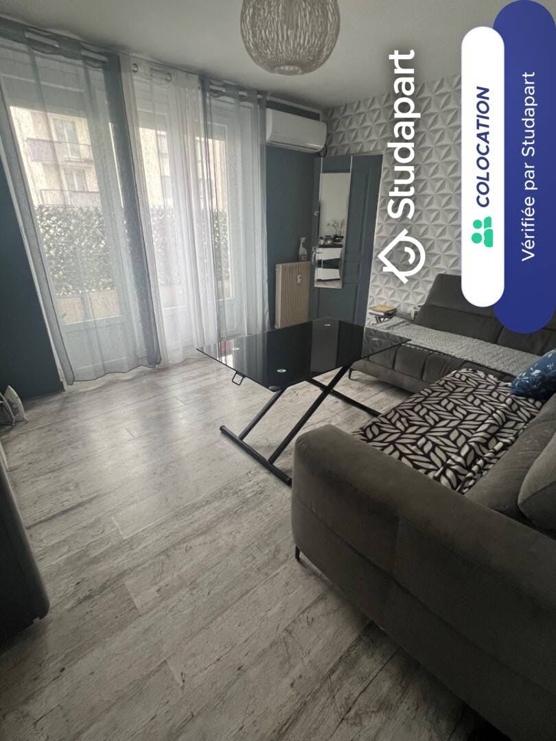 Private room for rent on Boulevard des Clomiers, Dijon