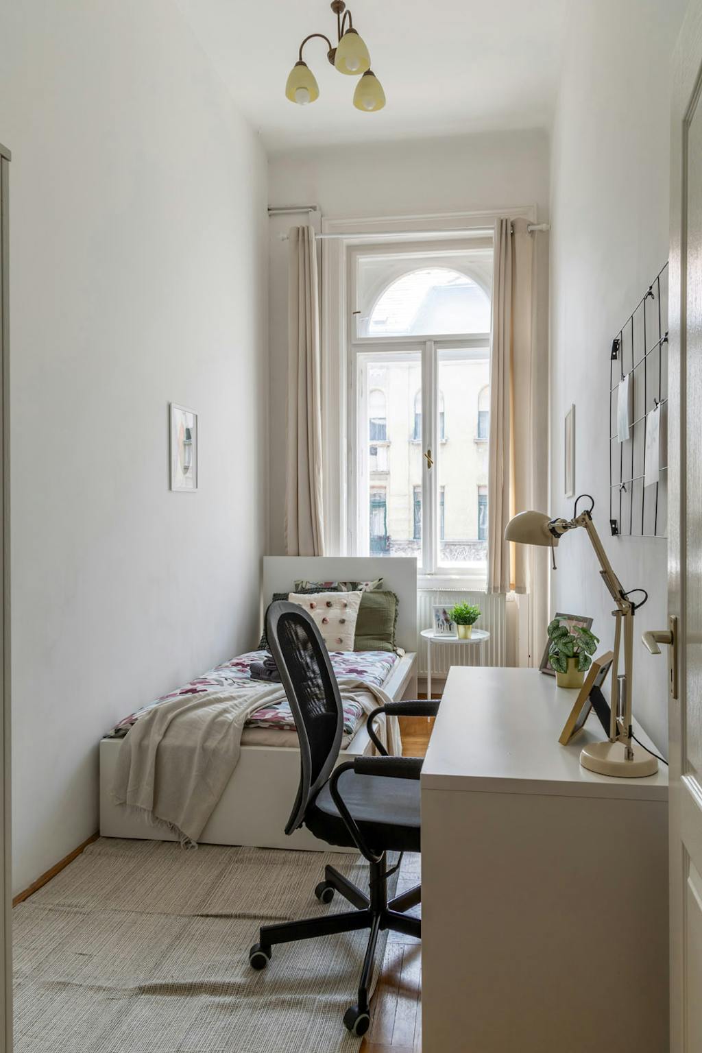 Baross utca, Budapest preview