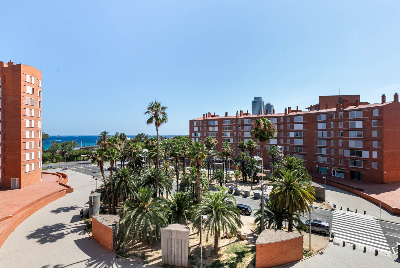 Apartment for rent for €2,690 per month in Barcelona, Plaça del Tirant Lo Blanc
